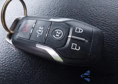 2016 Ford F-150 Lariat z USA, uszkodzony, nr VIN 1FTEW1EG7GFA92182